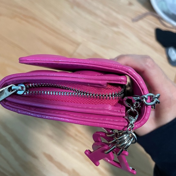 Dior wallet on chain- brand new! - Picture 4 of 12